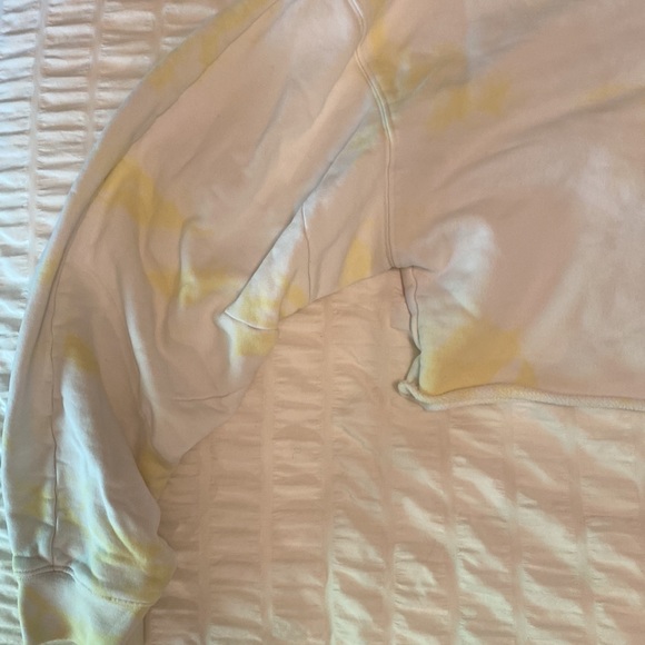 Alo Yoga sweatshirt size medium - only worn once - Picture 4 of 6